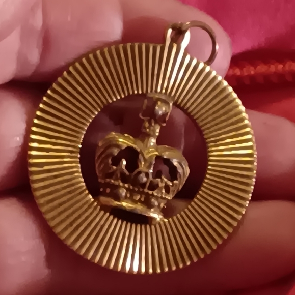 Vintage Coro Pegasus Crown Pendant - Picture 5 of 9